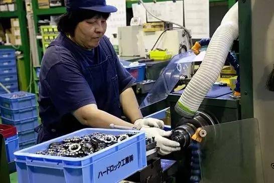 走进日本小作坊式工厂 微小之中的全球技术领先之道